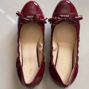 PRADA PATENT LEATHER BALLERINA BOW FLATS